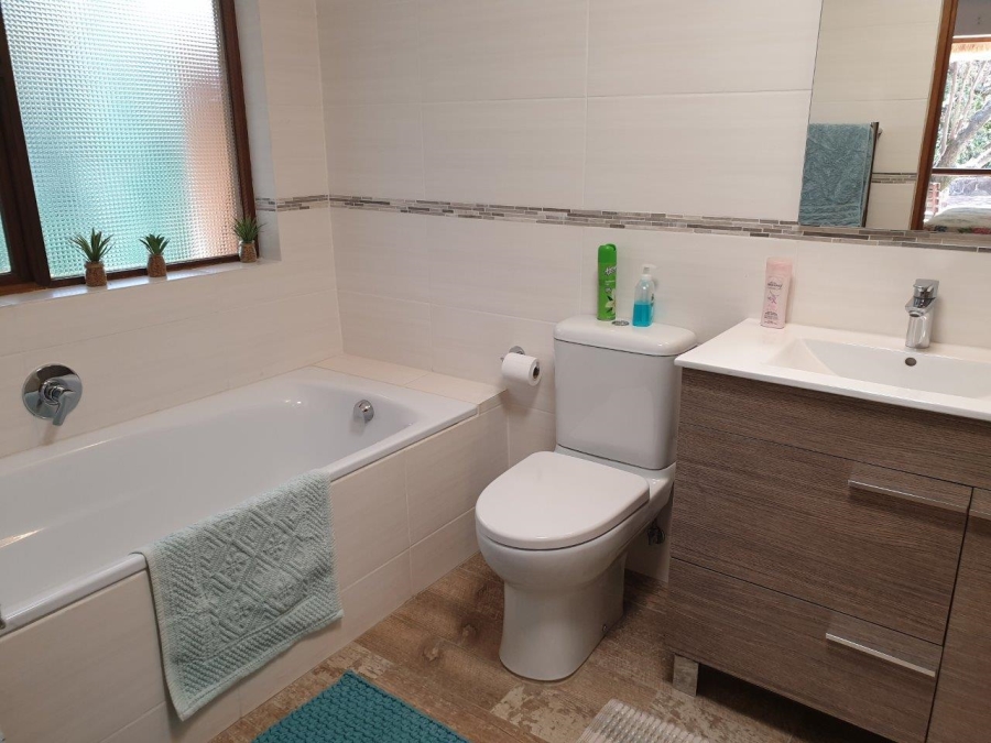 3 Bedroom Property for Sale in Lakeland North West